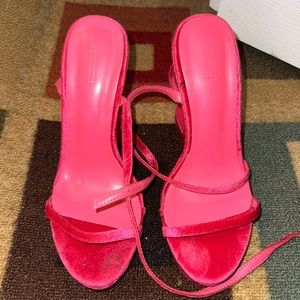 Pink size 8 sandals